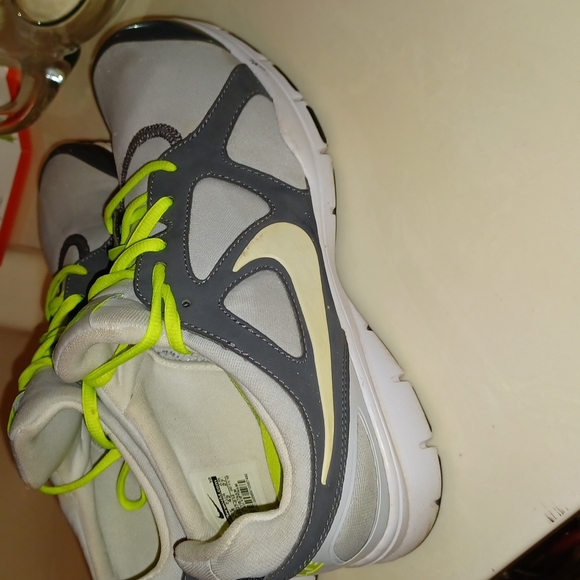 Nike Season Tr2 - Picture 5 of 9